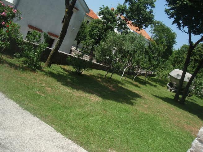Apartment Ana *