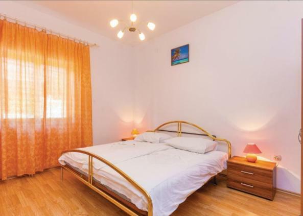 Apartment Ana *