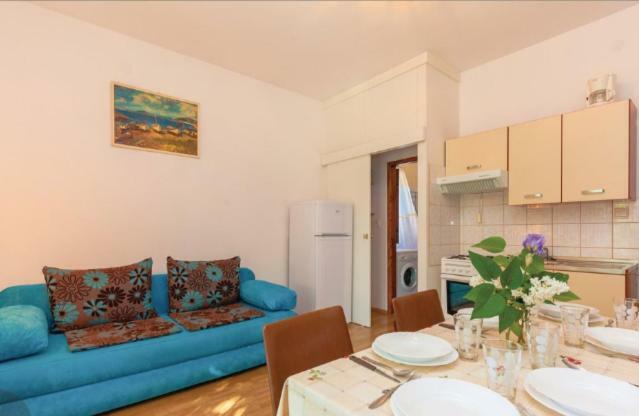 Apartment Ana *